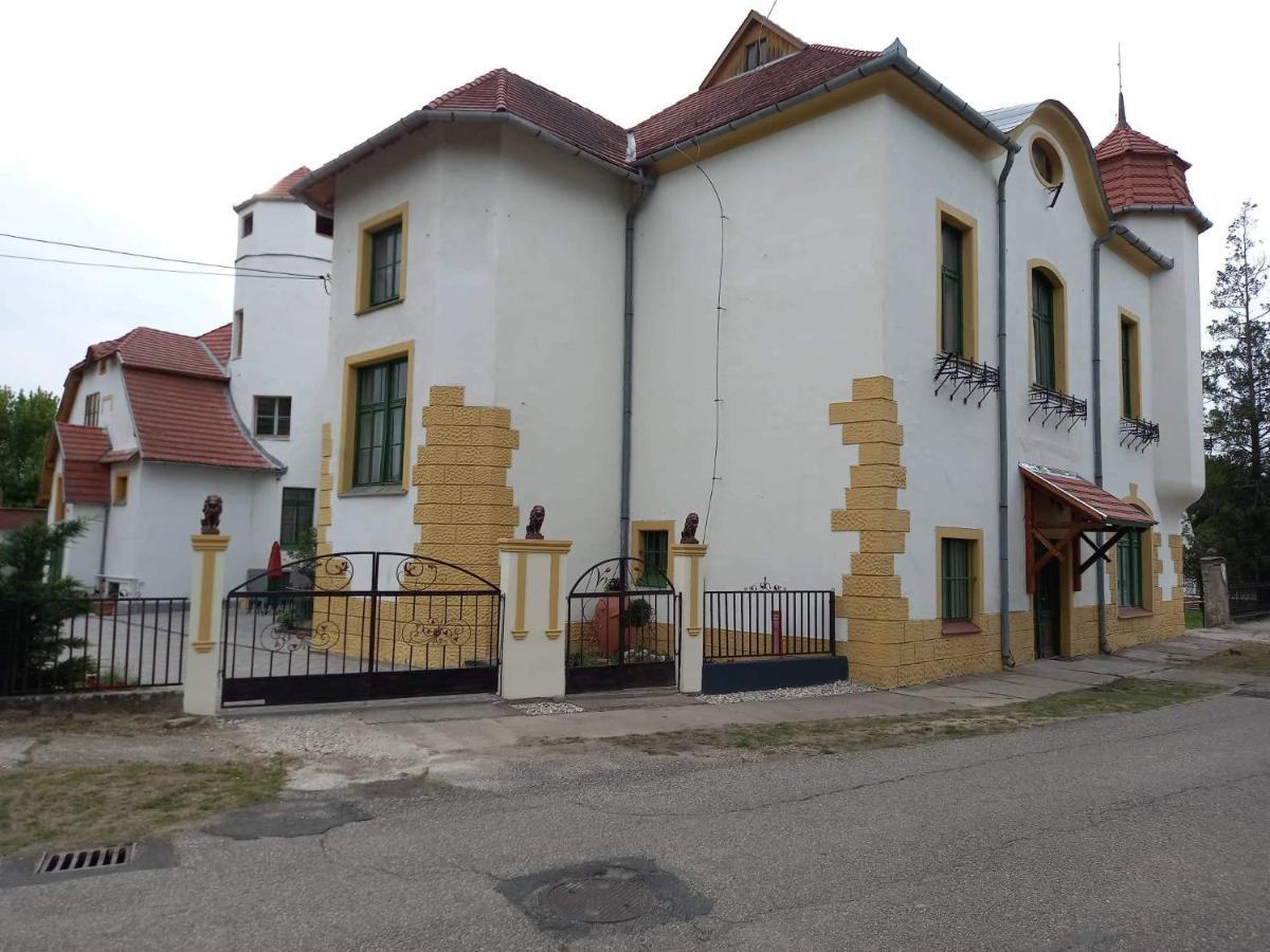 Meller-Kastely Villa Csurgo Екстер'єр фото