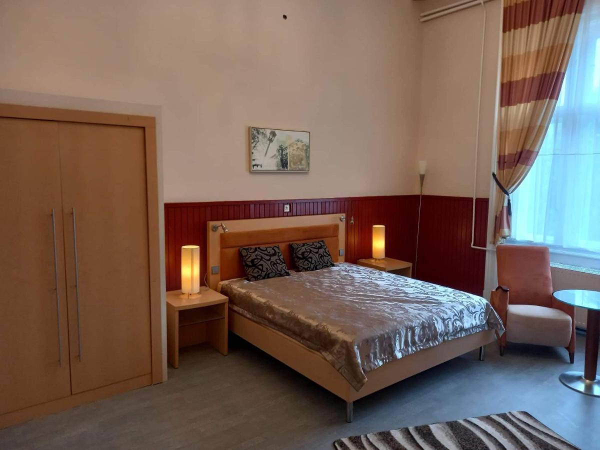Meller-Kastely Villa Csurgo Екстер'єр фото