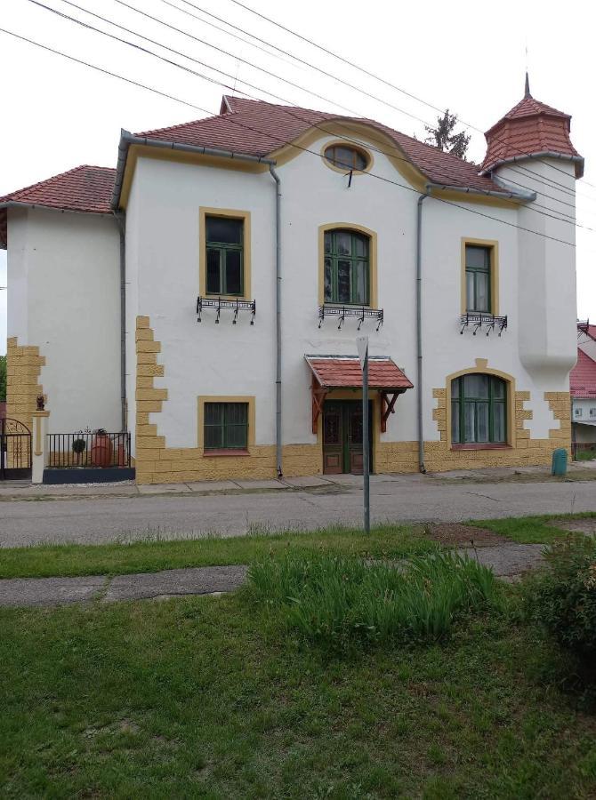 Meller-Kastely Villa Csurgo Екстер'єр фото